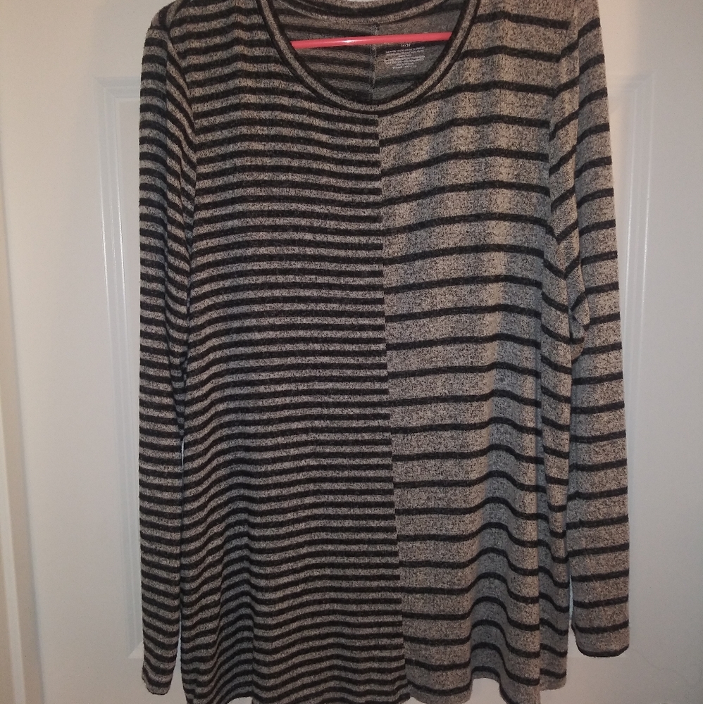 Long sleeve swing tee